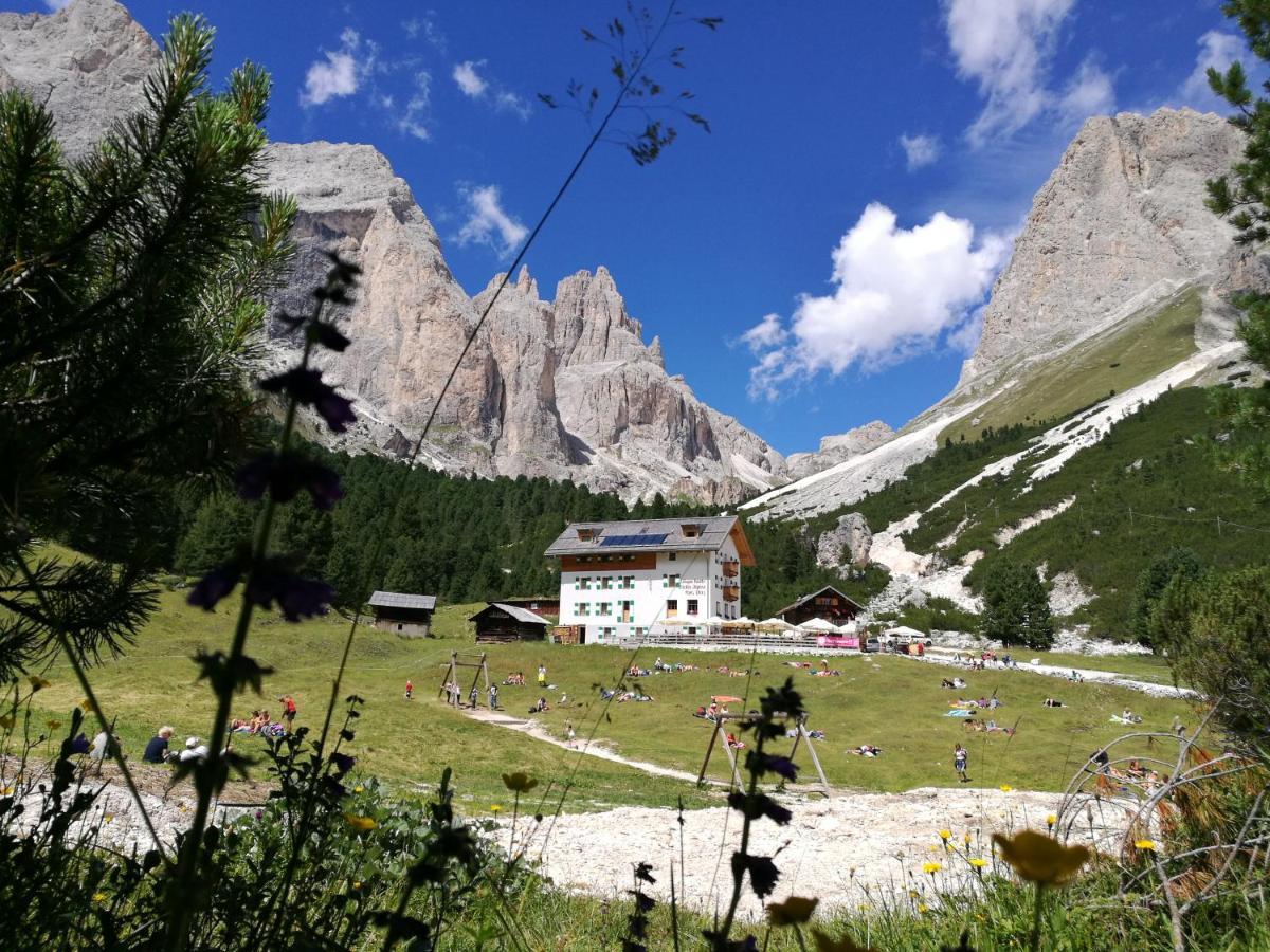 Rifugio Stella Alpina Spiz Piaz Per Escursionisti Hotell Pozza di Fassa Exteriör bild