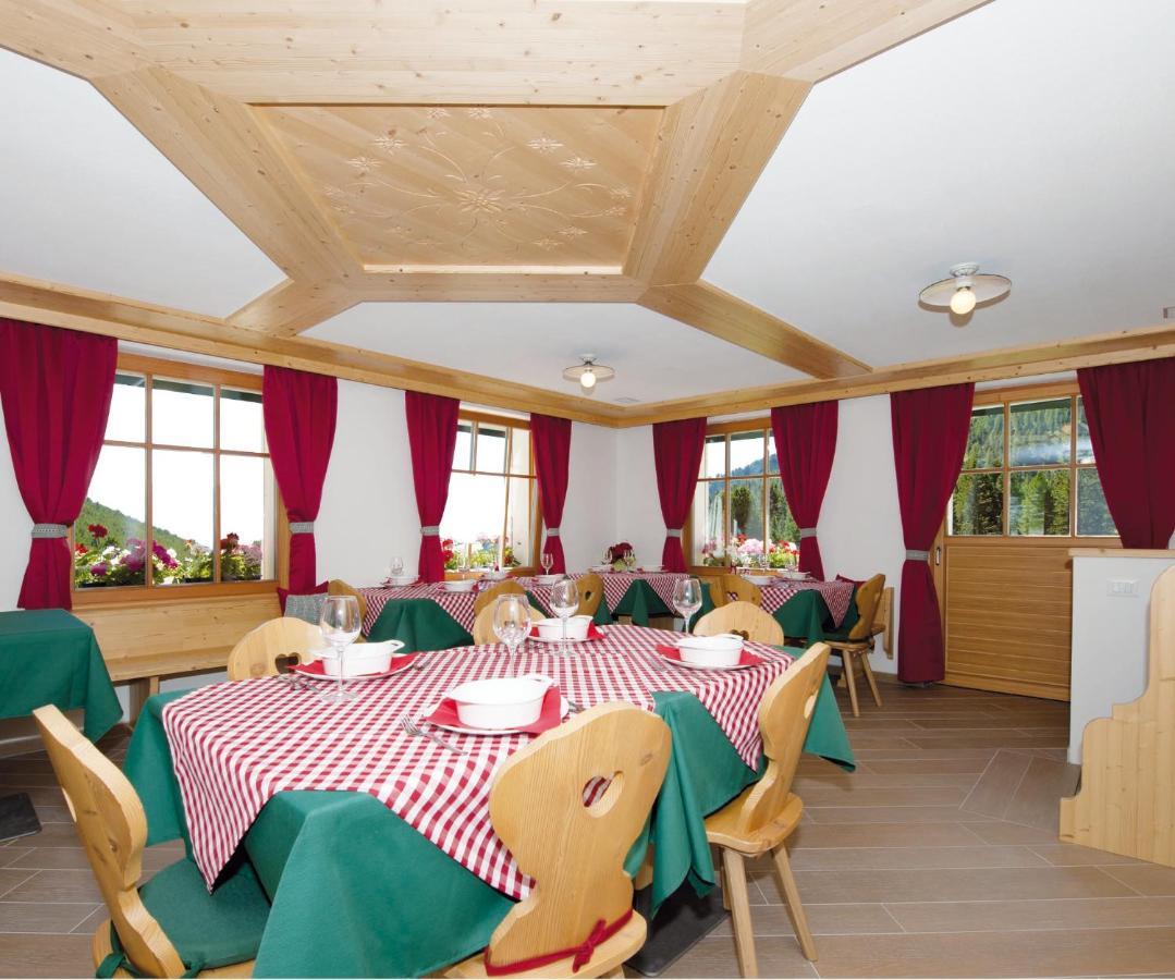 Rifugio Stella Alpina Spiz Piaz Per Escursionisti Hotell Pozza di Fassa Exteriör bild