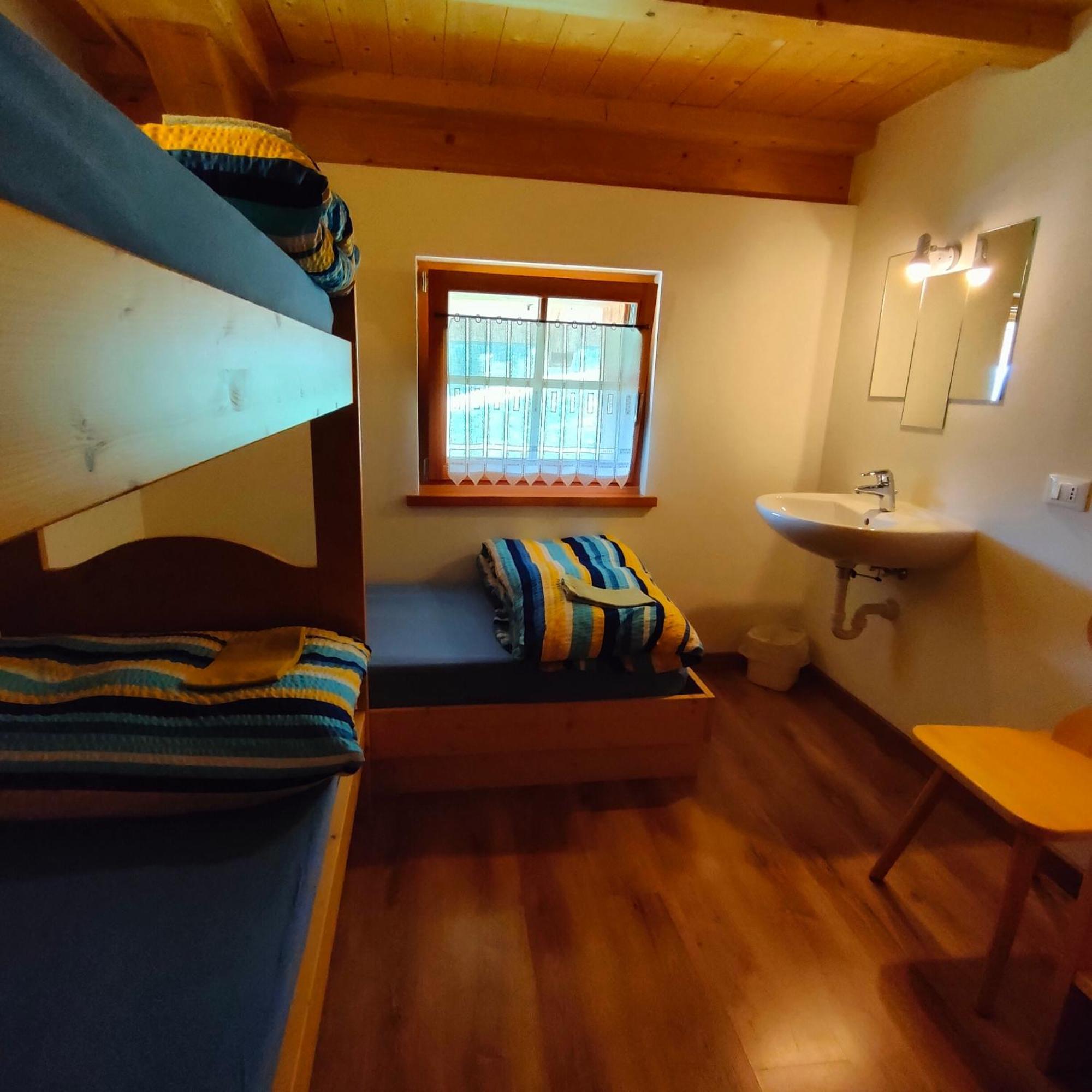 Rifugio Stella Alpina Spiz Piaz Per Escursionisti Hotell Pozza di Fassa Exteriör bild